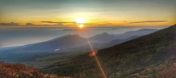 Mount rinjani climbing packages via sembalun